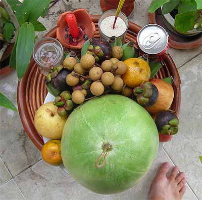 offering of fruit in cambodia